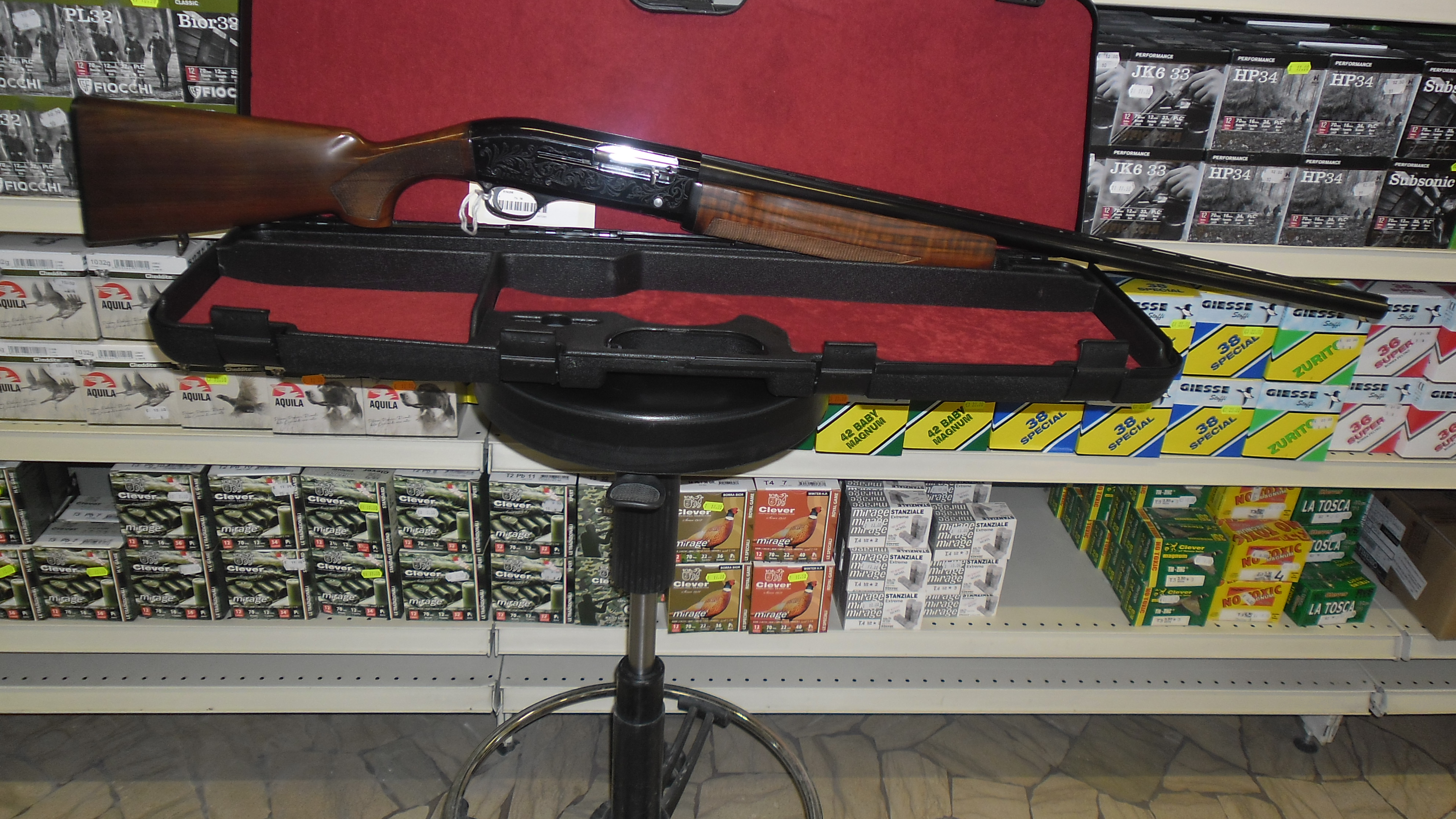 FUCILE SEMIAUTOMATICO - MARCA FRANCHI - MODELLO MOD.500 - CALIBRO 12 246