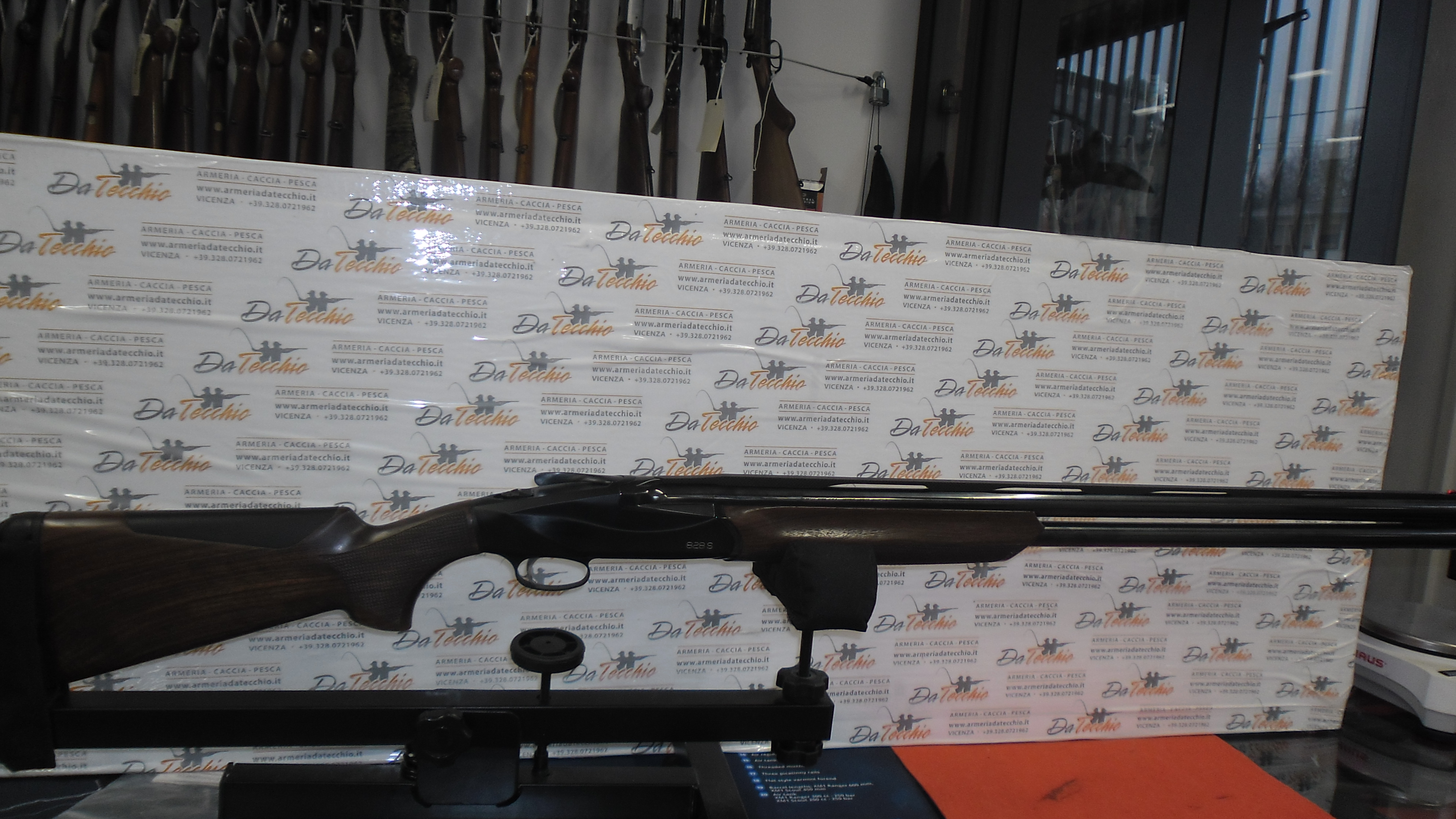 FUCILE SOVRAPPOSTO - MARCA BENELLI - MODELLO MOD 828S A.I. - CALIBRO 12 692